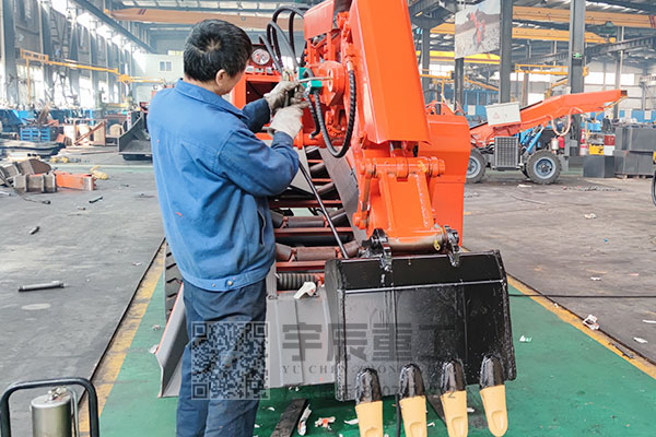 矿用扒渣机转向缓慢的原因